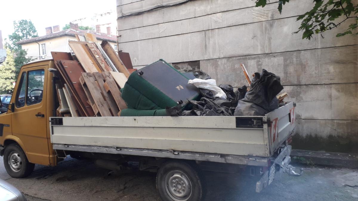 Опразване на ненужна покъщнина стари мебели и ел. уреди - 3